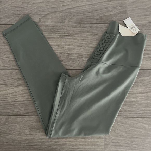 Aerie Offline Real Me 7/8 Legging Laced Detail Size‎ Medium Short - Picture 1 of 7